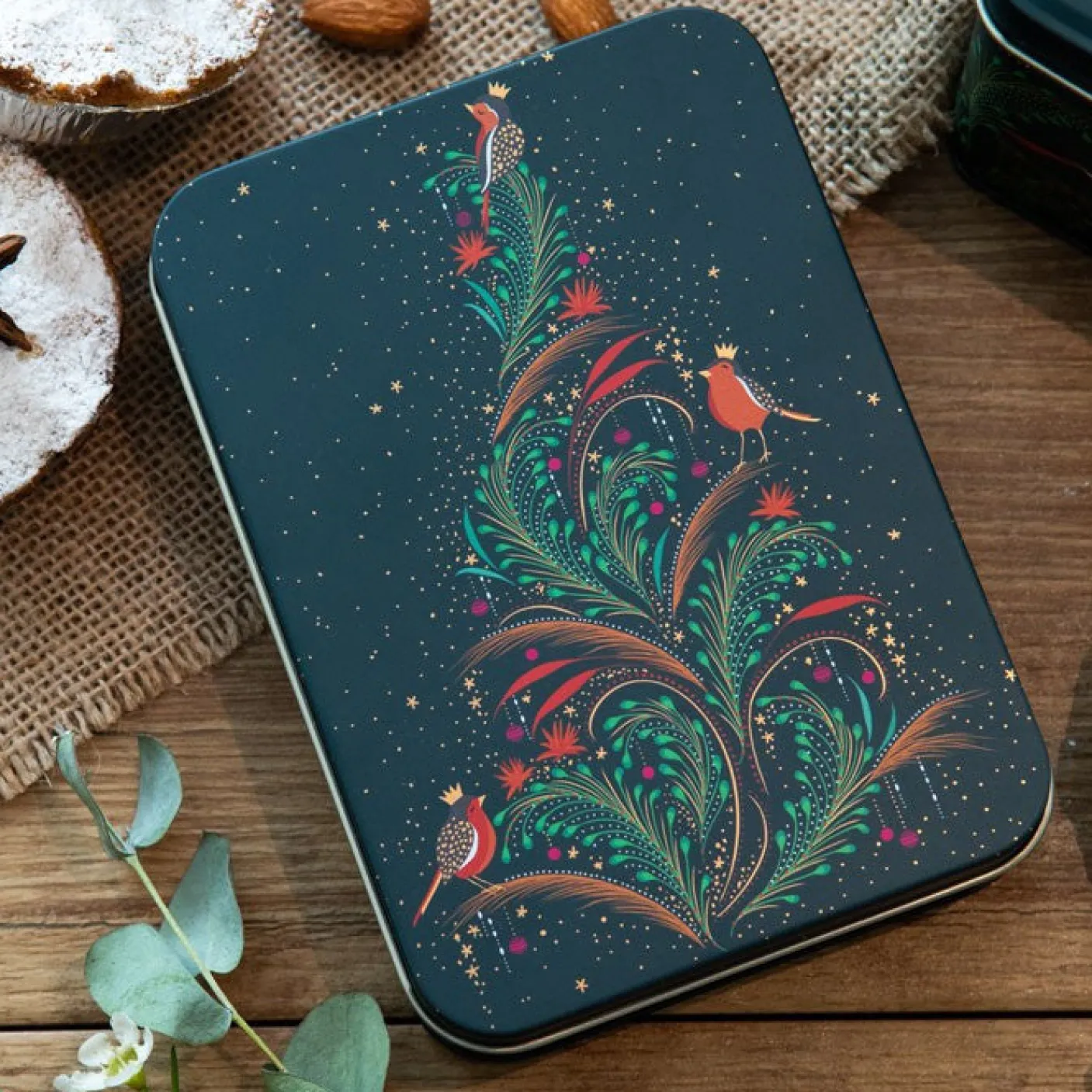 Christmas Robin Tree Small Rectangular Tin