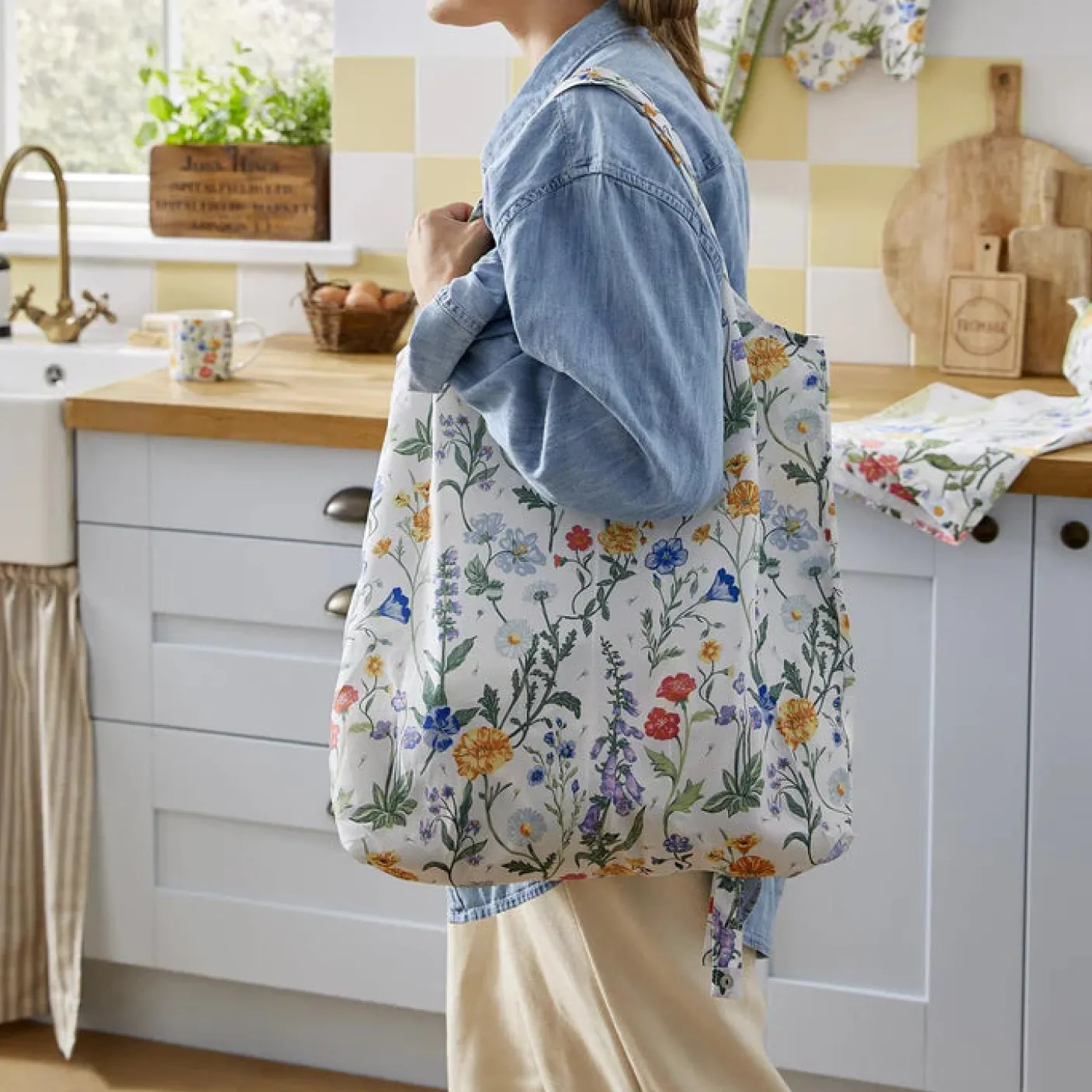Cottage Garden Packable Bag