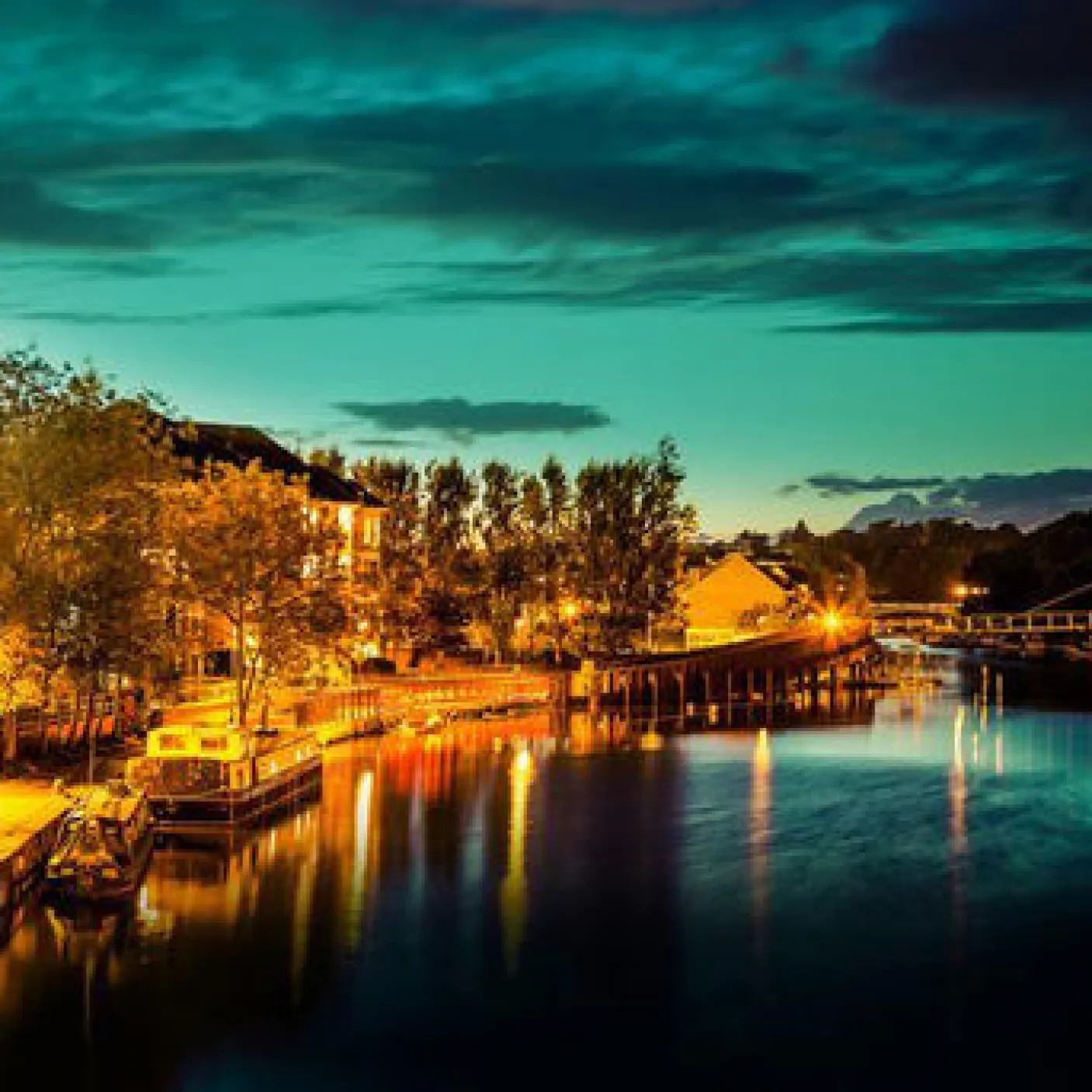 The Berkshire Royal County Rose Candle