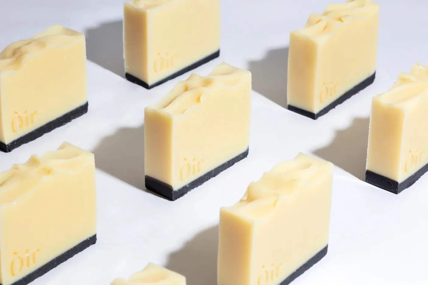 Òir Cinnamon, Lemongrass Luxury Hand & Body Soap