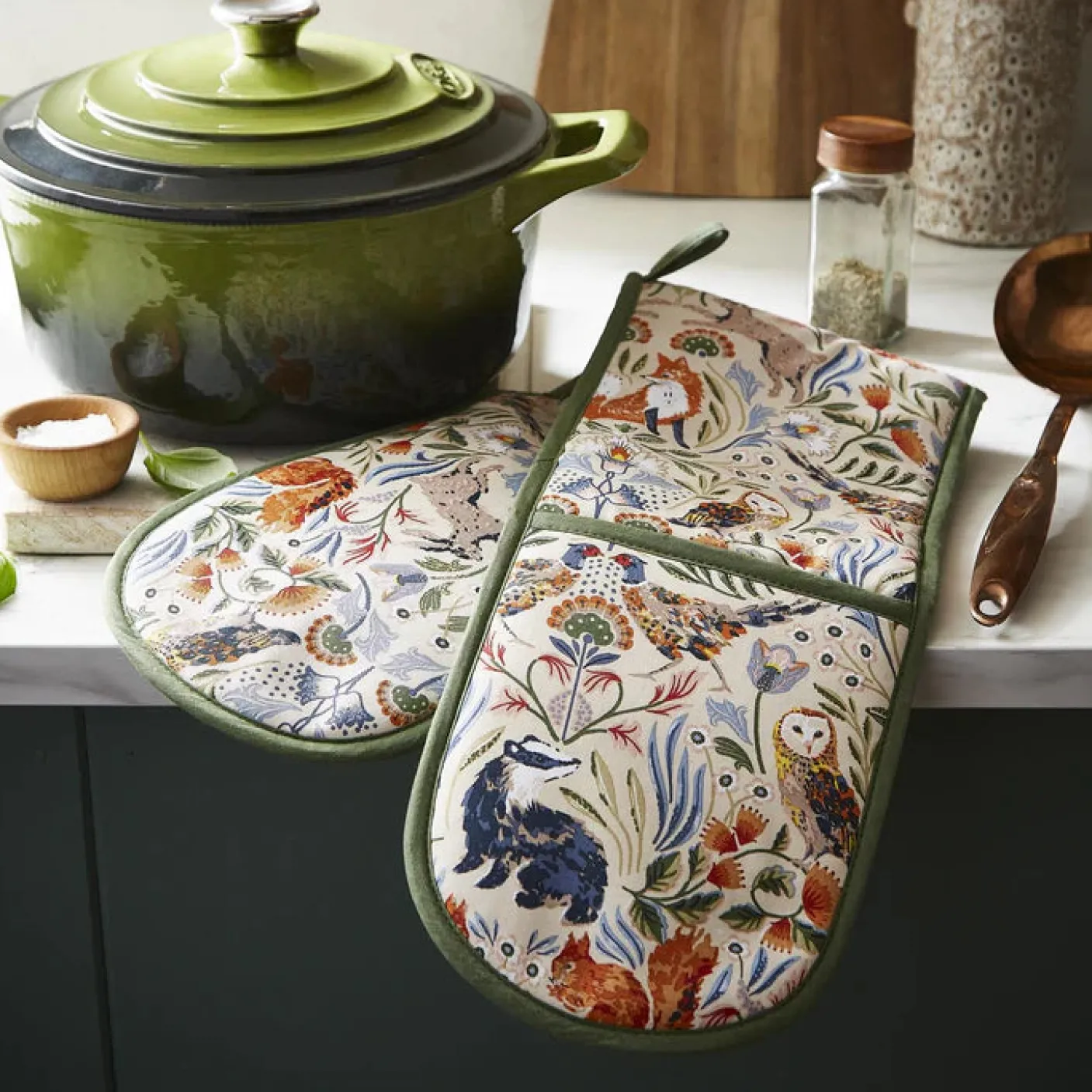 Blackthorn Double Oven Glove