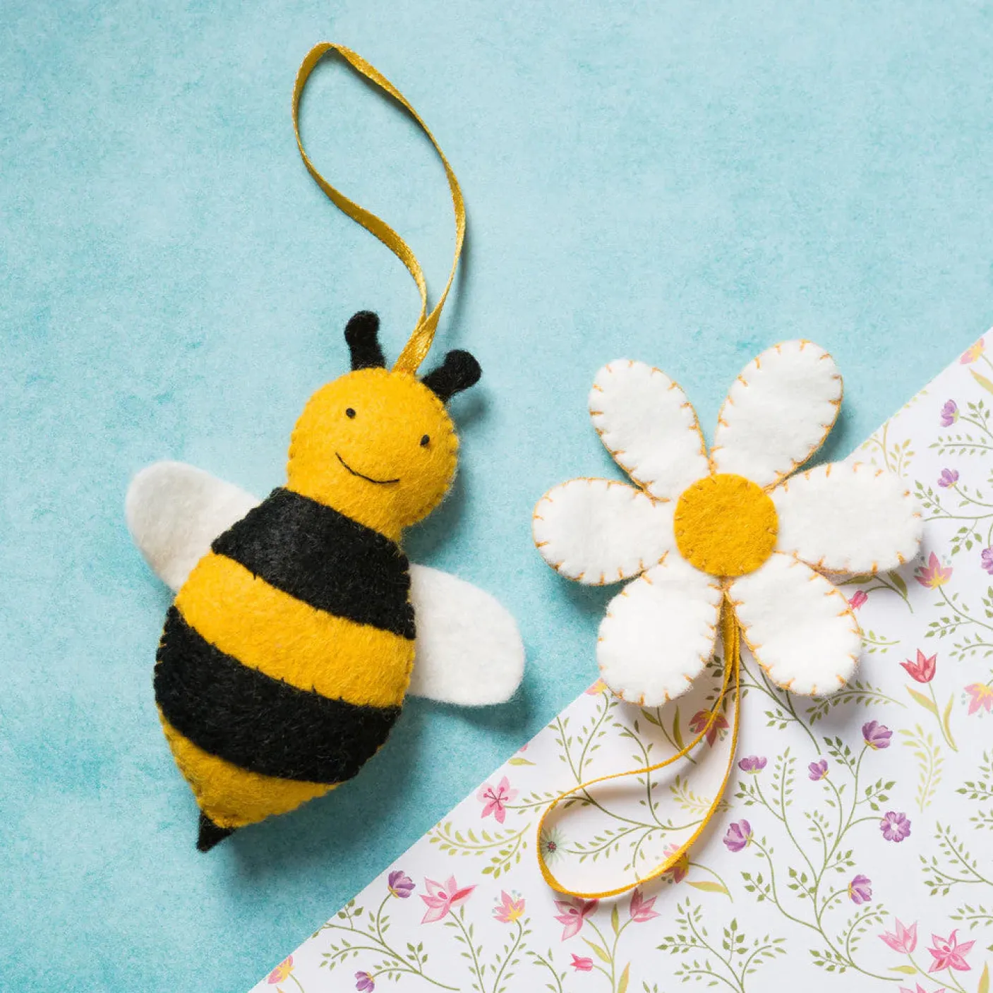 Bee & Flower Wool Mix Felt Craft Kit