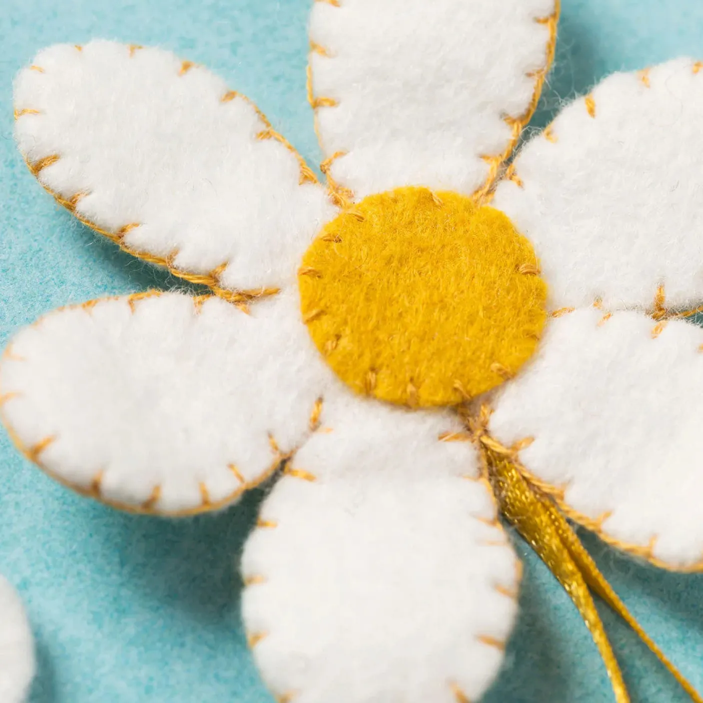 Bee & Flower Wool Mix Felt Craft Kit