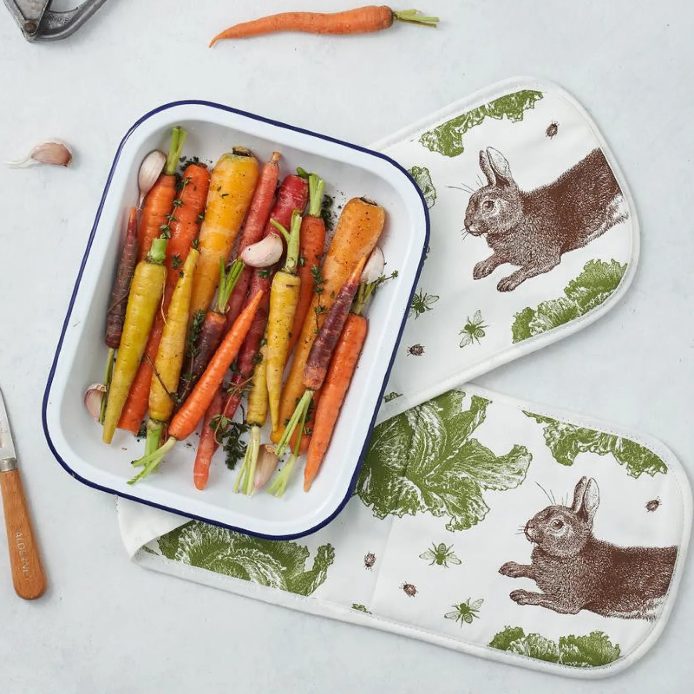 Rabbit & Cabbage Double Oven Glove