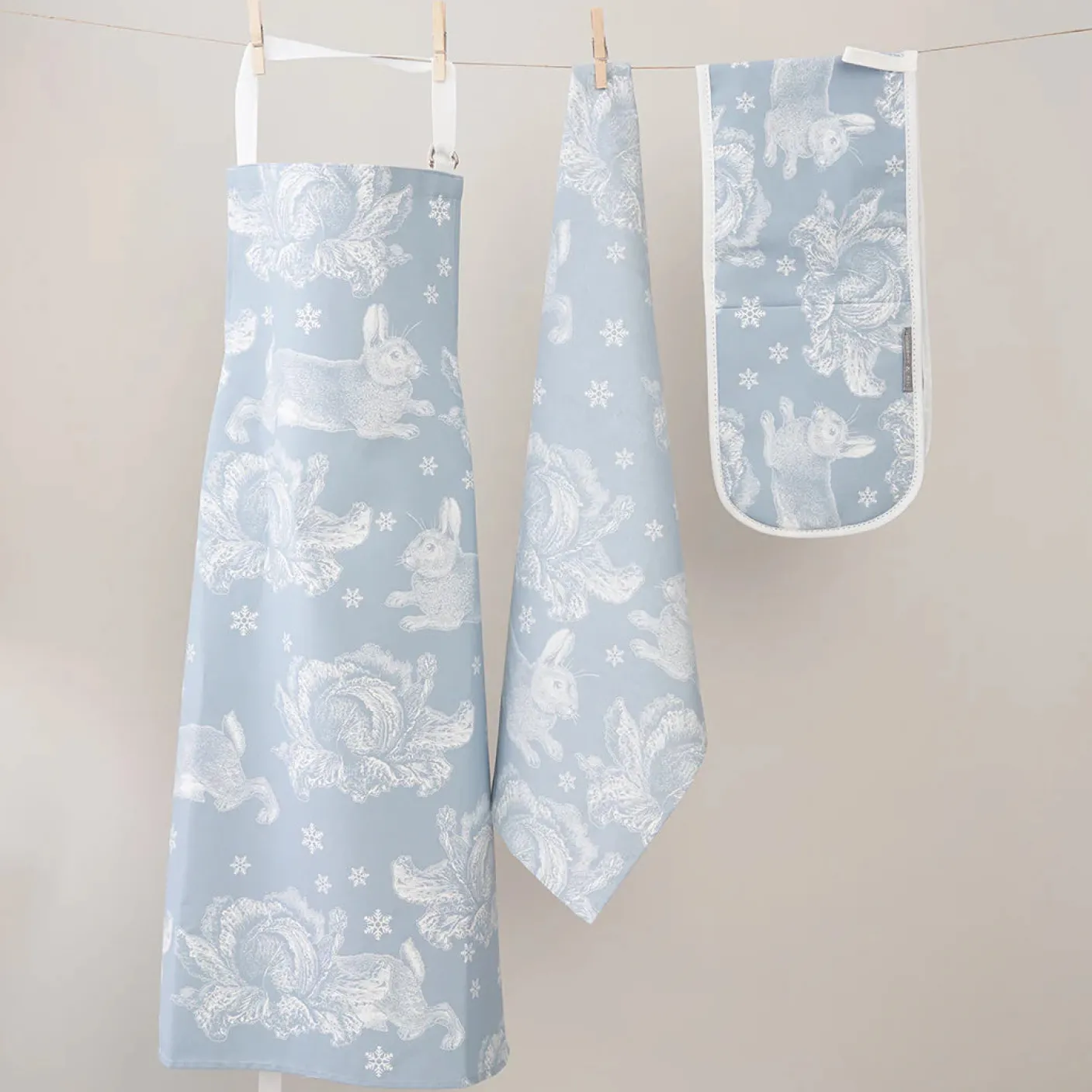 Winter Rabbit Double Oven Glove