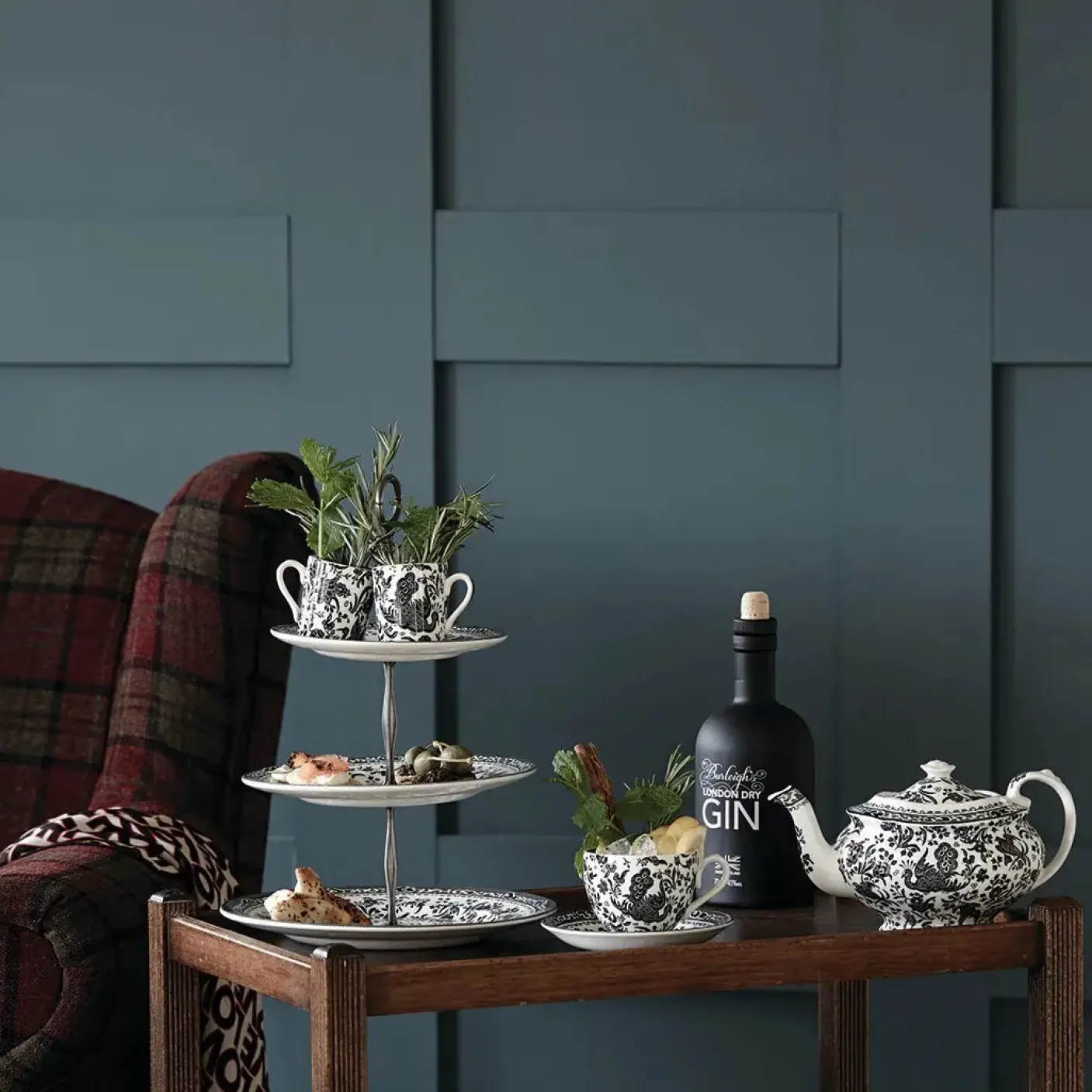 Black Regal Peacock 3 Tier Cake Stand