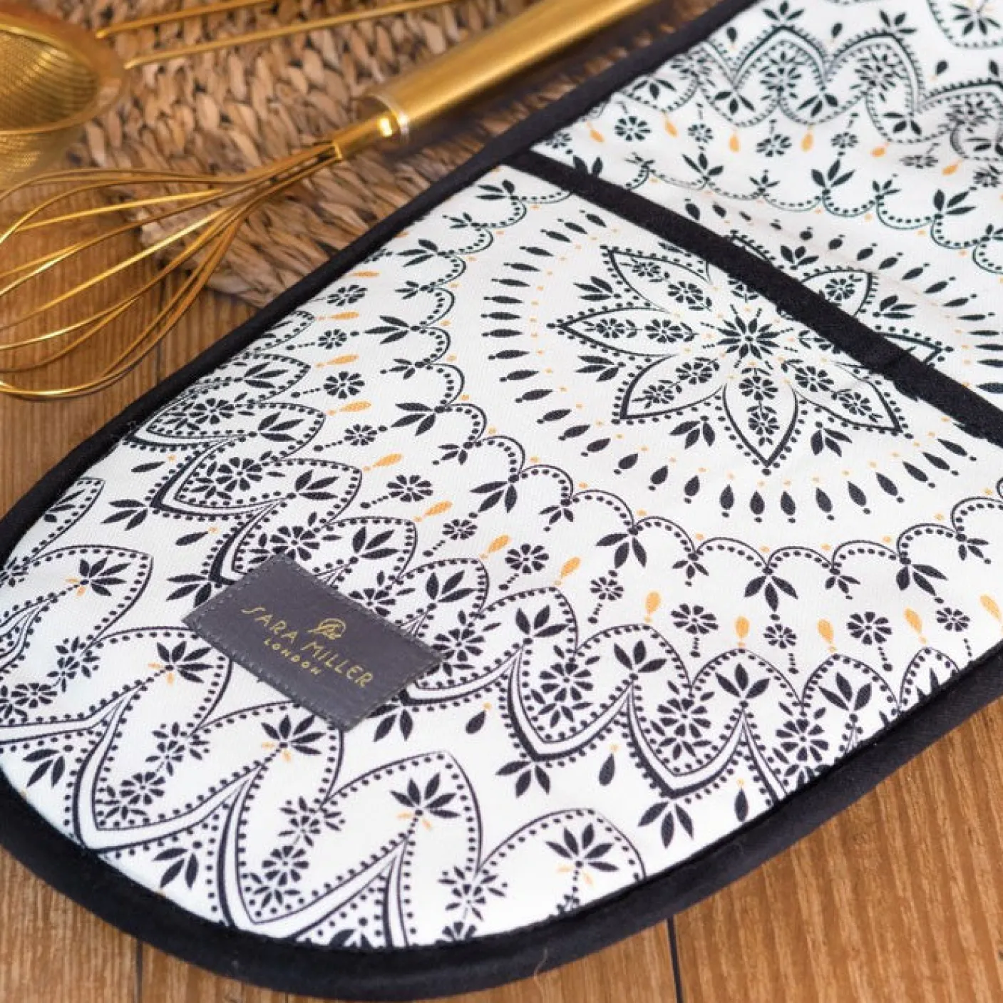 Sara Miller Artisanne Noir Double Oven Glove