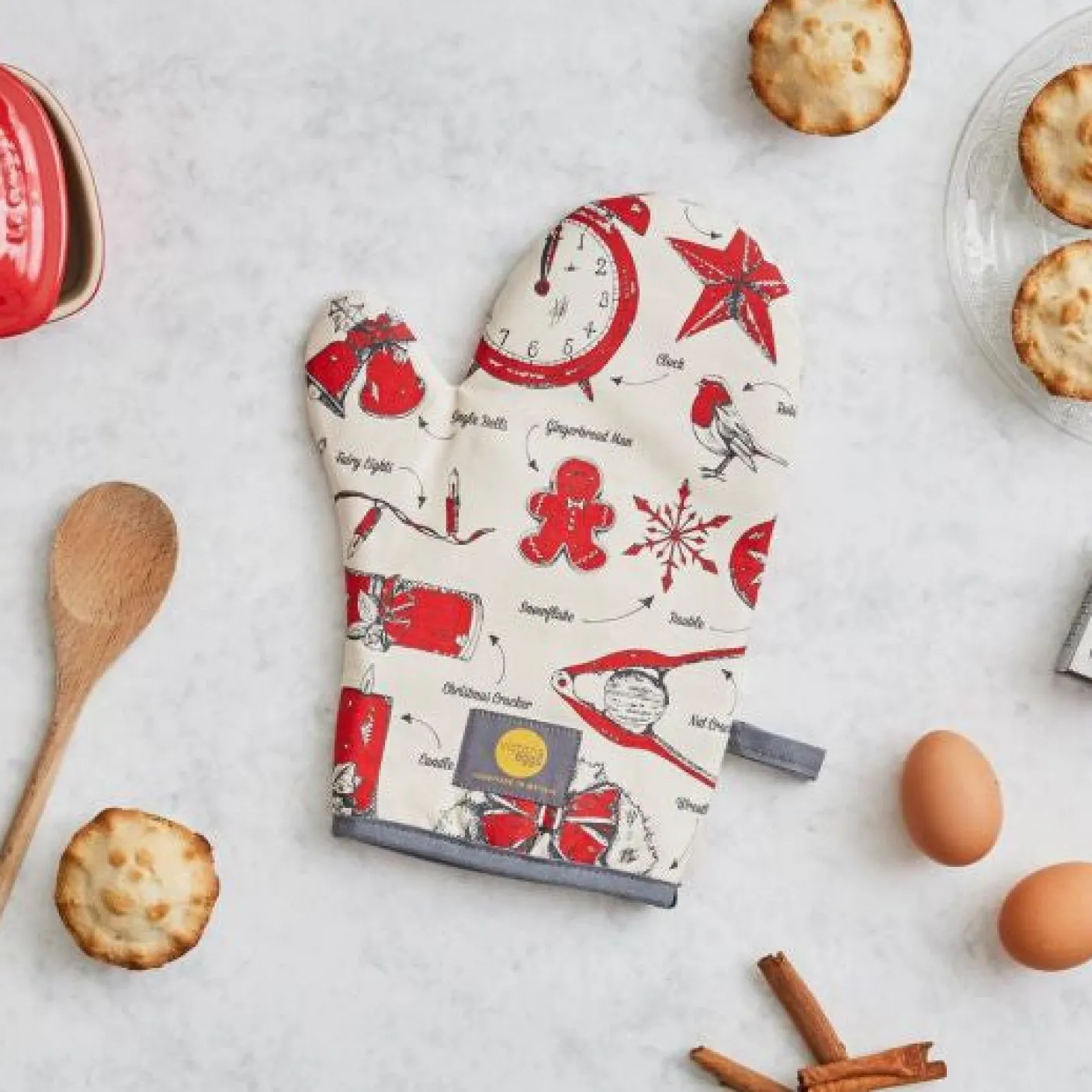 Christmas Delights Oven Mitt