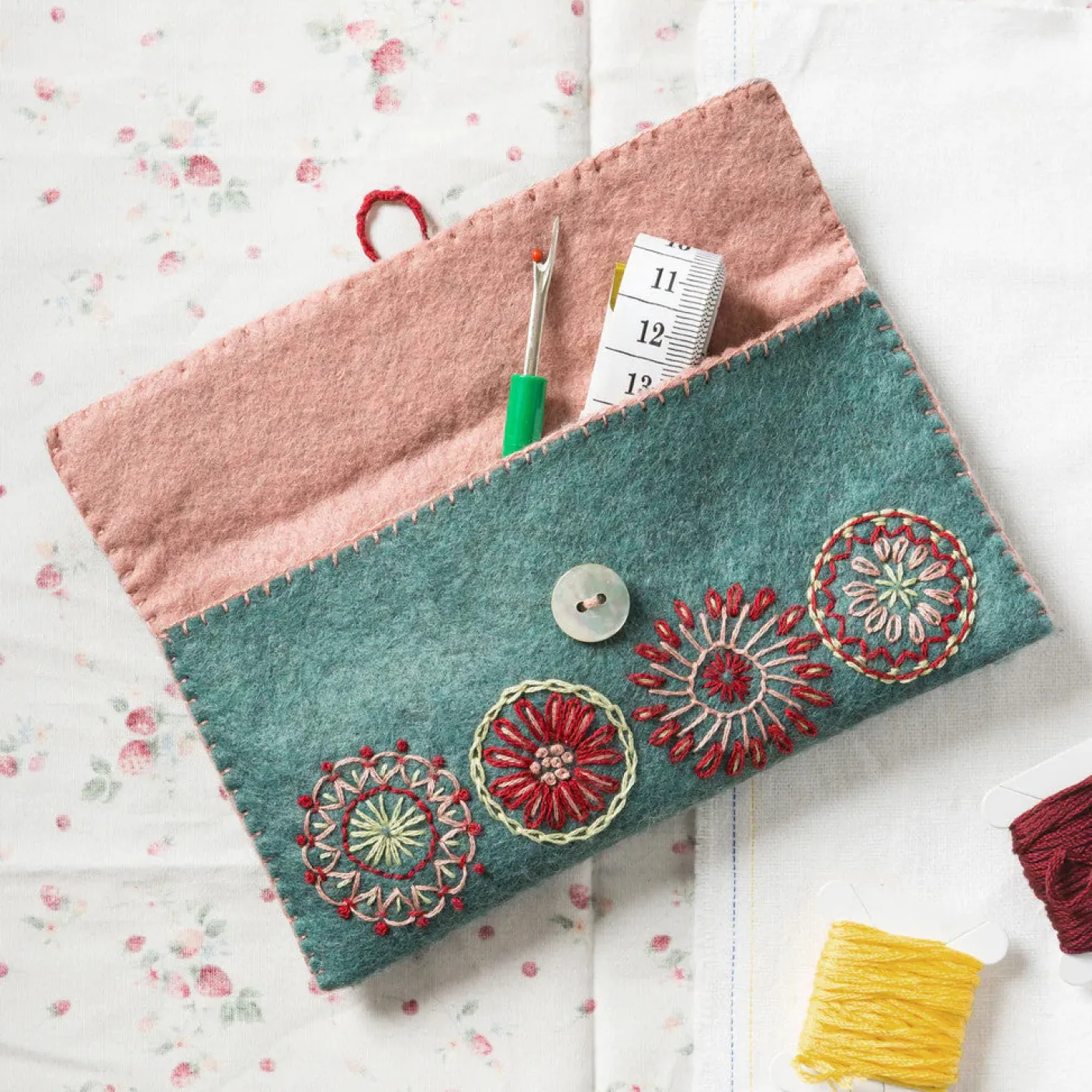 Sewing Pouch Felt Craft Mini Kit