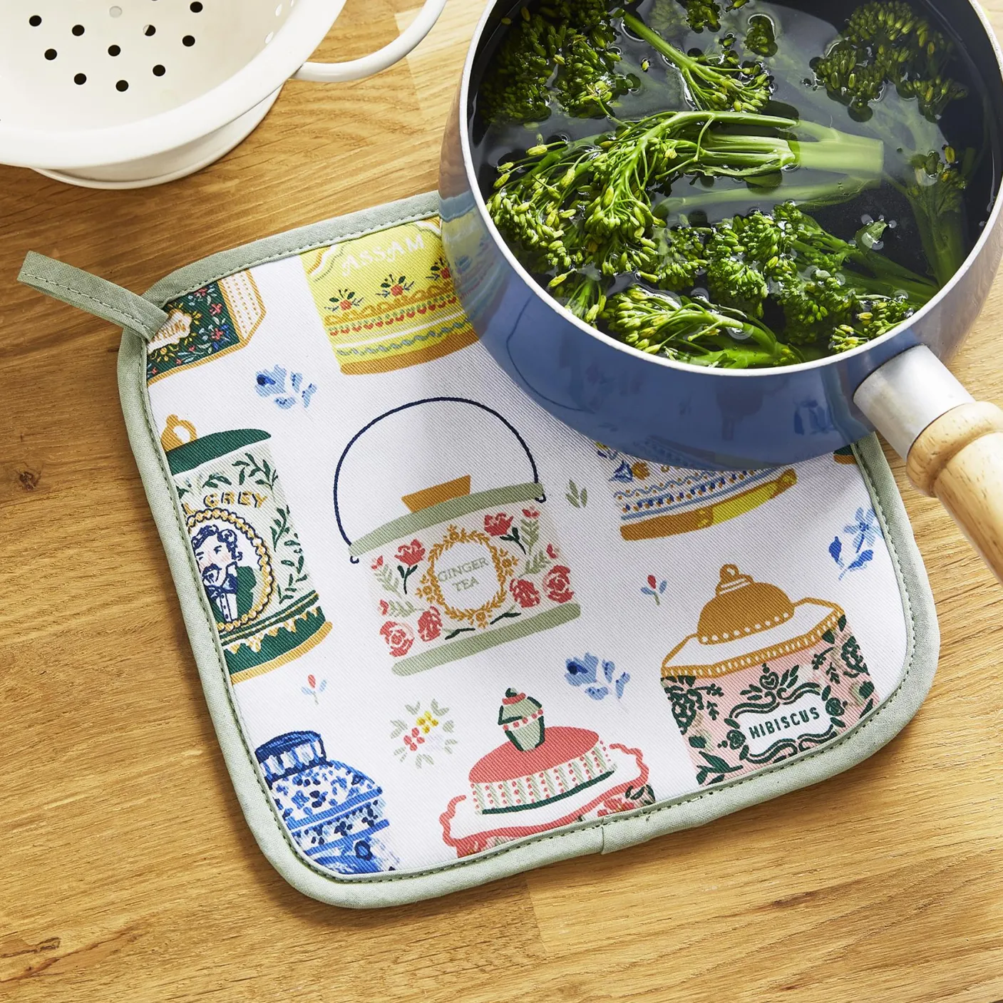 Tea Tins Pot Mat