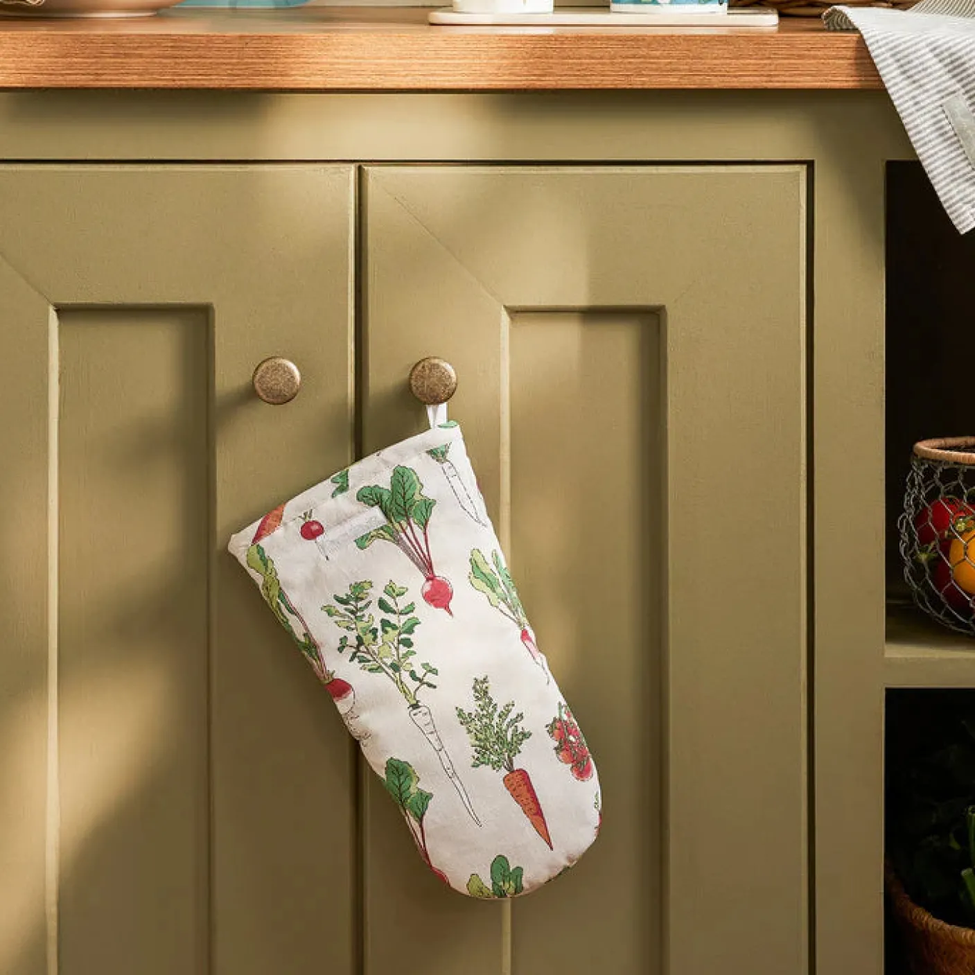 Garden Vegetables Oven Mitt