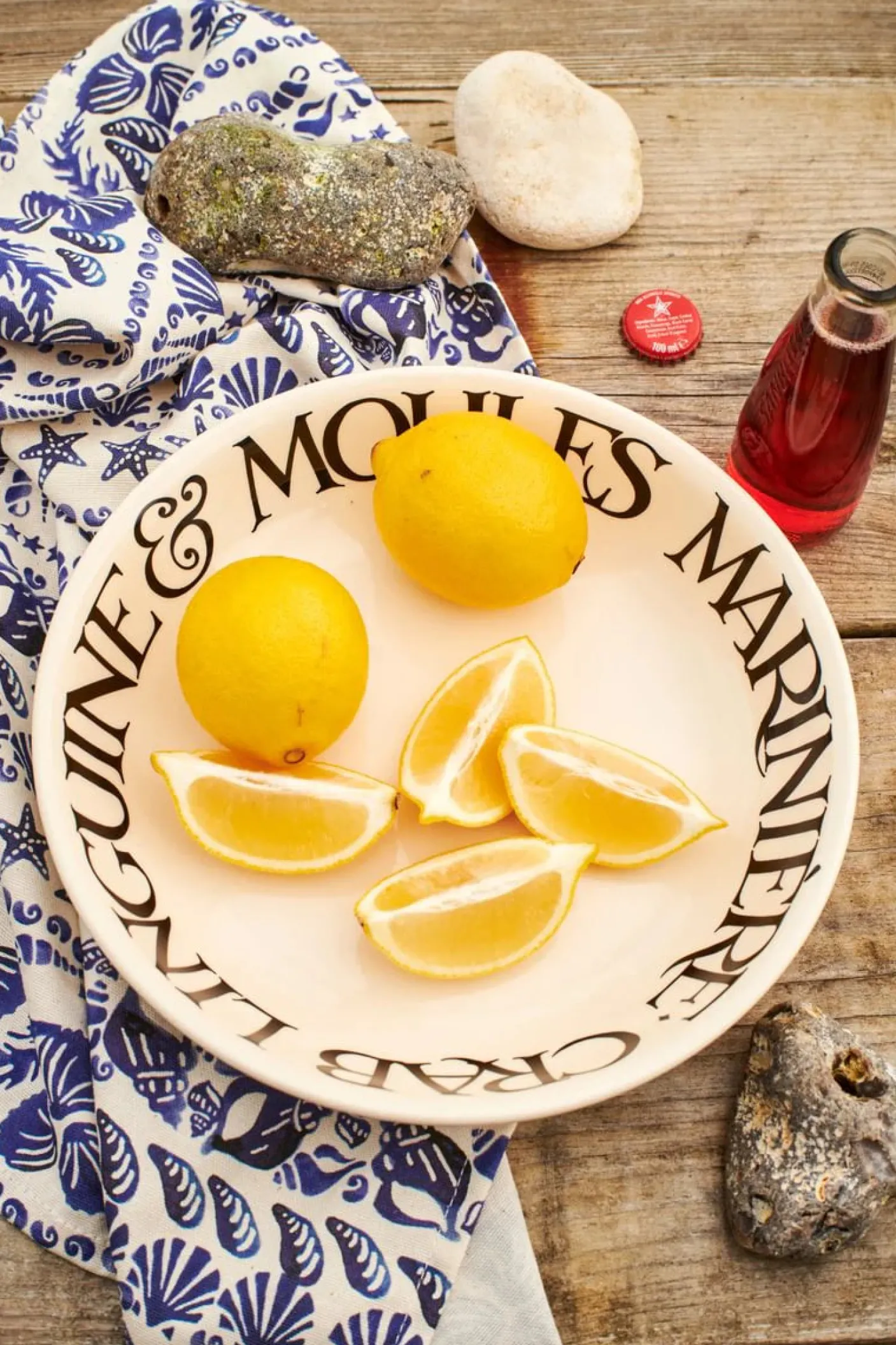 Black Toast Crab Linguini Medium Pasta Bowl