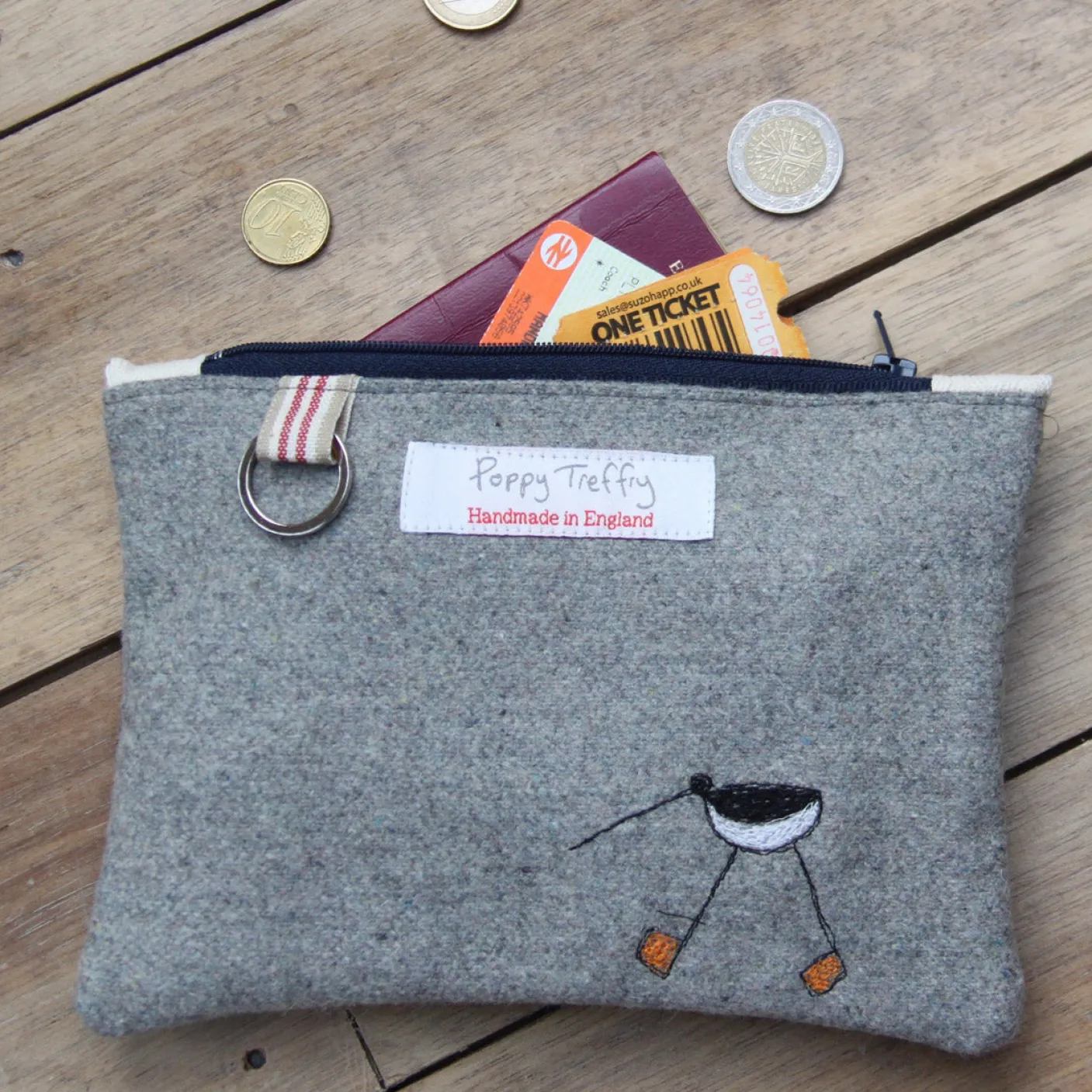 Oyster Catcher Flat Embroidered Zip Purse with Keyring