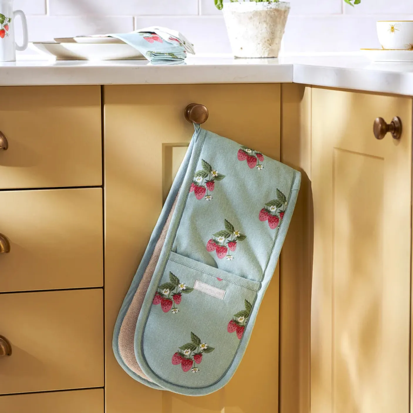 Strawberries Blue Double Oven Glove