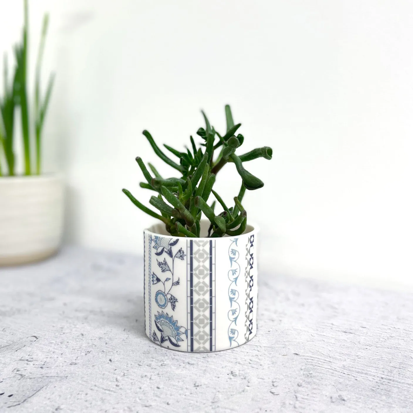 Jasmine Ceramic Tea Light Holder