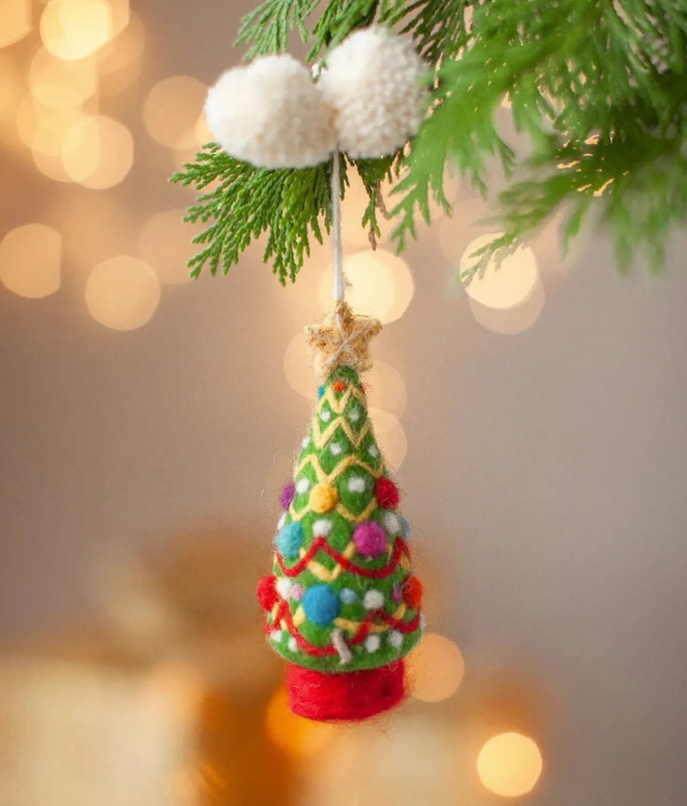 Festooned Christmas Tree Felt Decoration