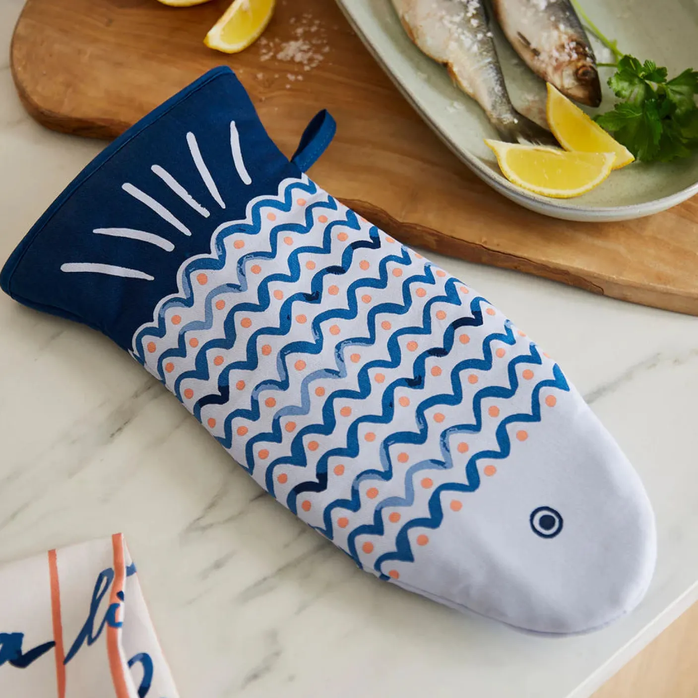 Catch of the Day Fish Oven Gauntlet