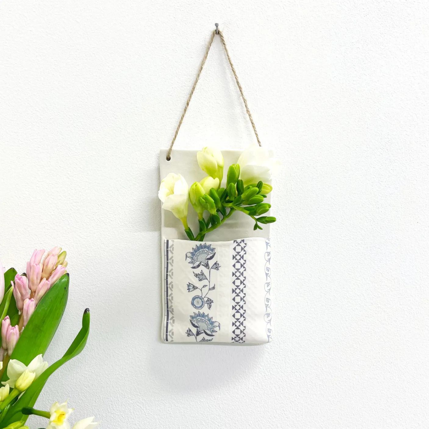 Hanging Planter Pocket - Jasmine