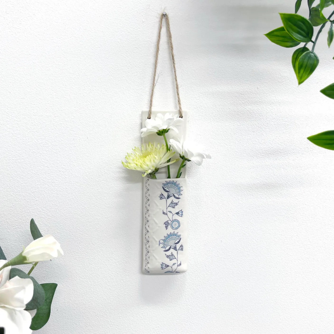 Narrow Hanging Planter Pocket - Jasmine