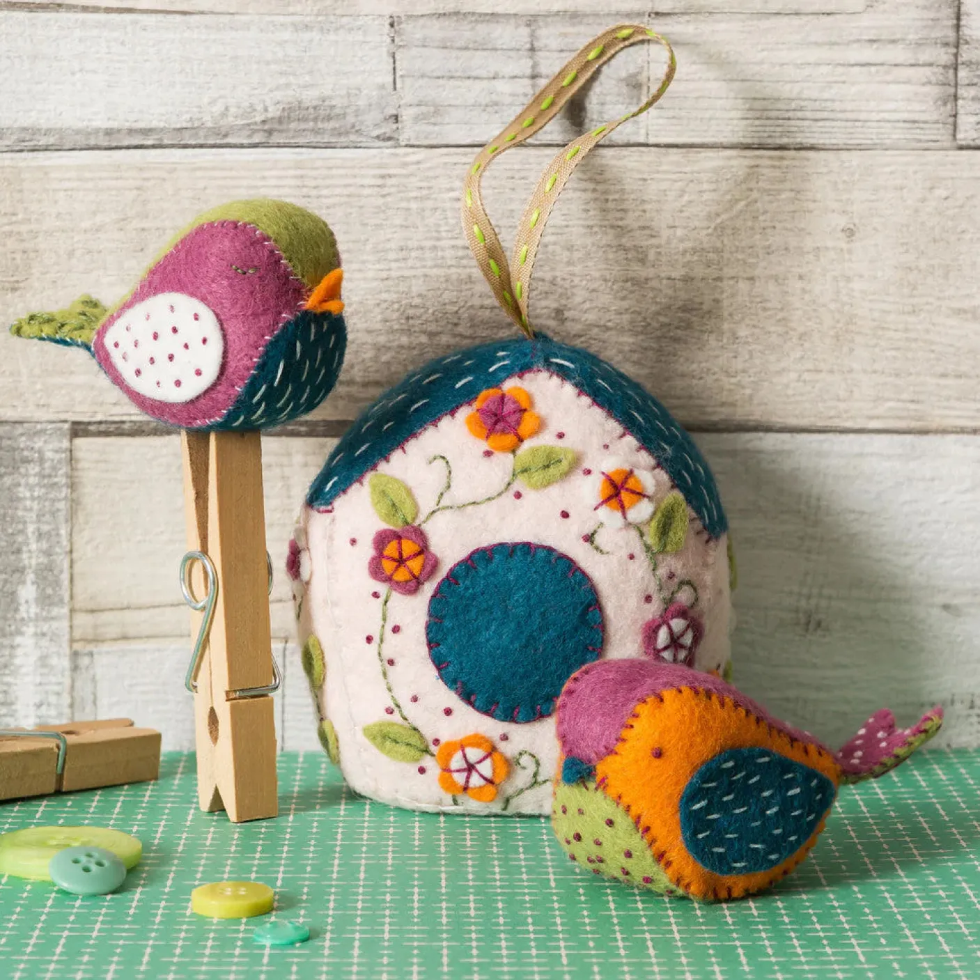 Birdhouse & Birds Wool Mix Felt Craft Kit