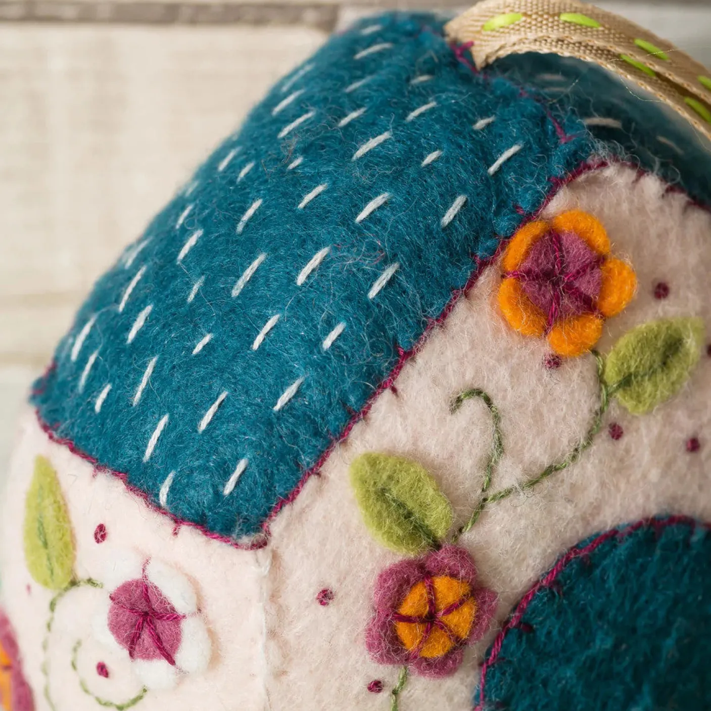 Birdhouse & Birds Wool Mix Felt Craft Kit