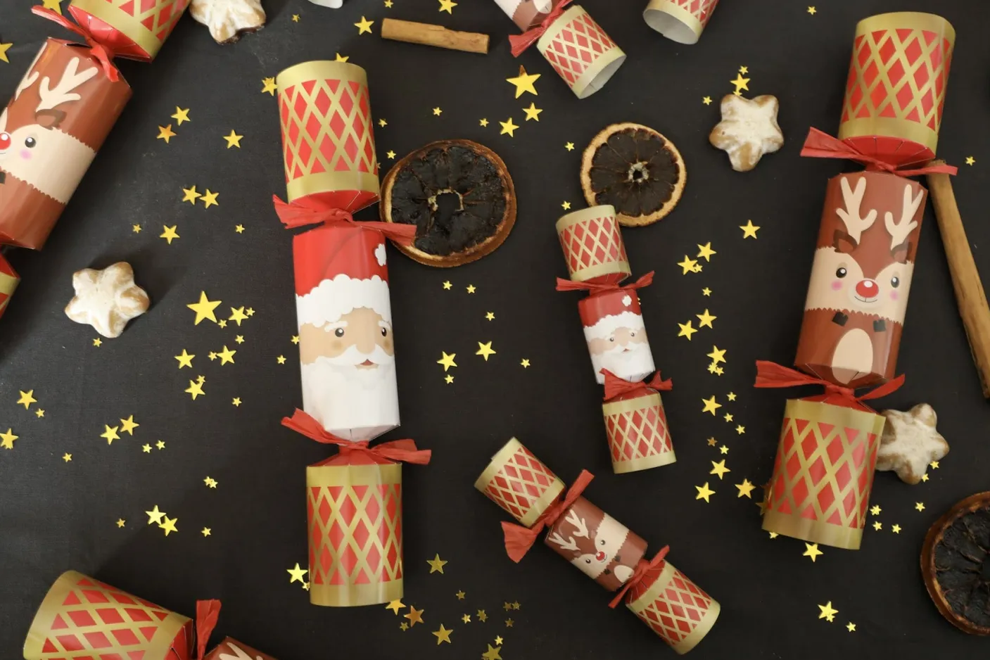 Mini Santa and Reindeer 6in Christmas Crackers Box of 6