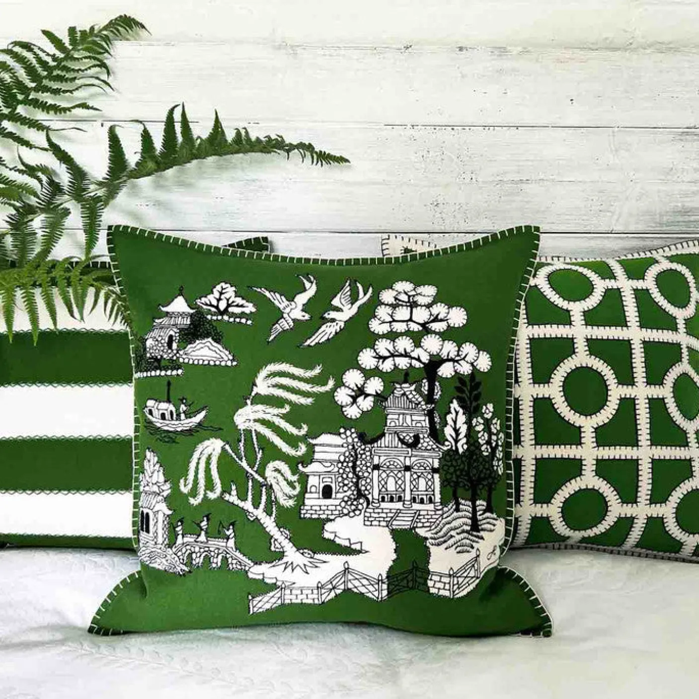Deep Green Willow Pattern Wool Pillow
