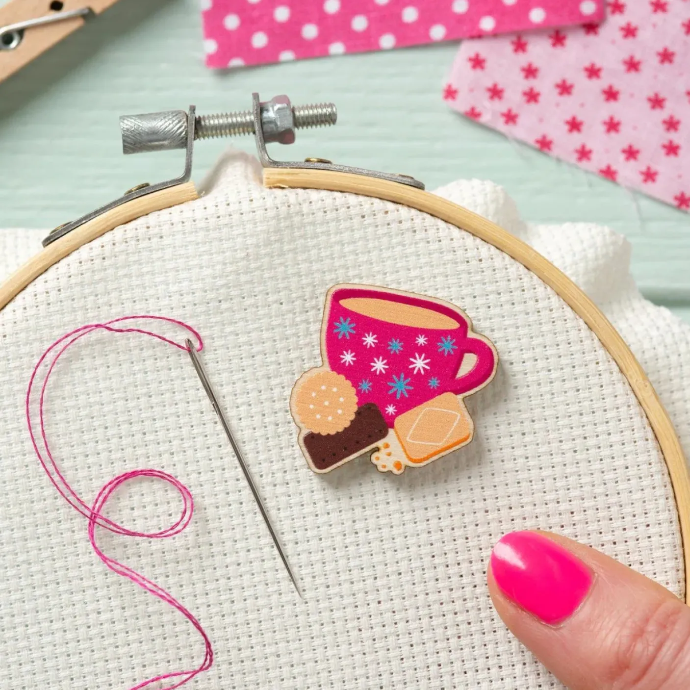 Tea & Biscuits Magnetic Needle Holder