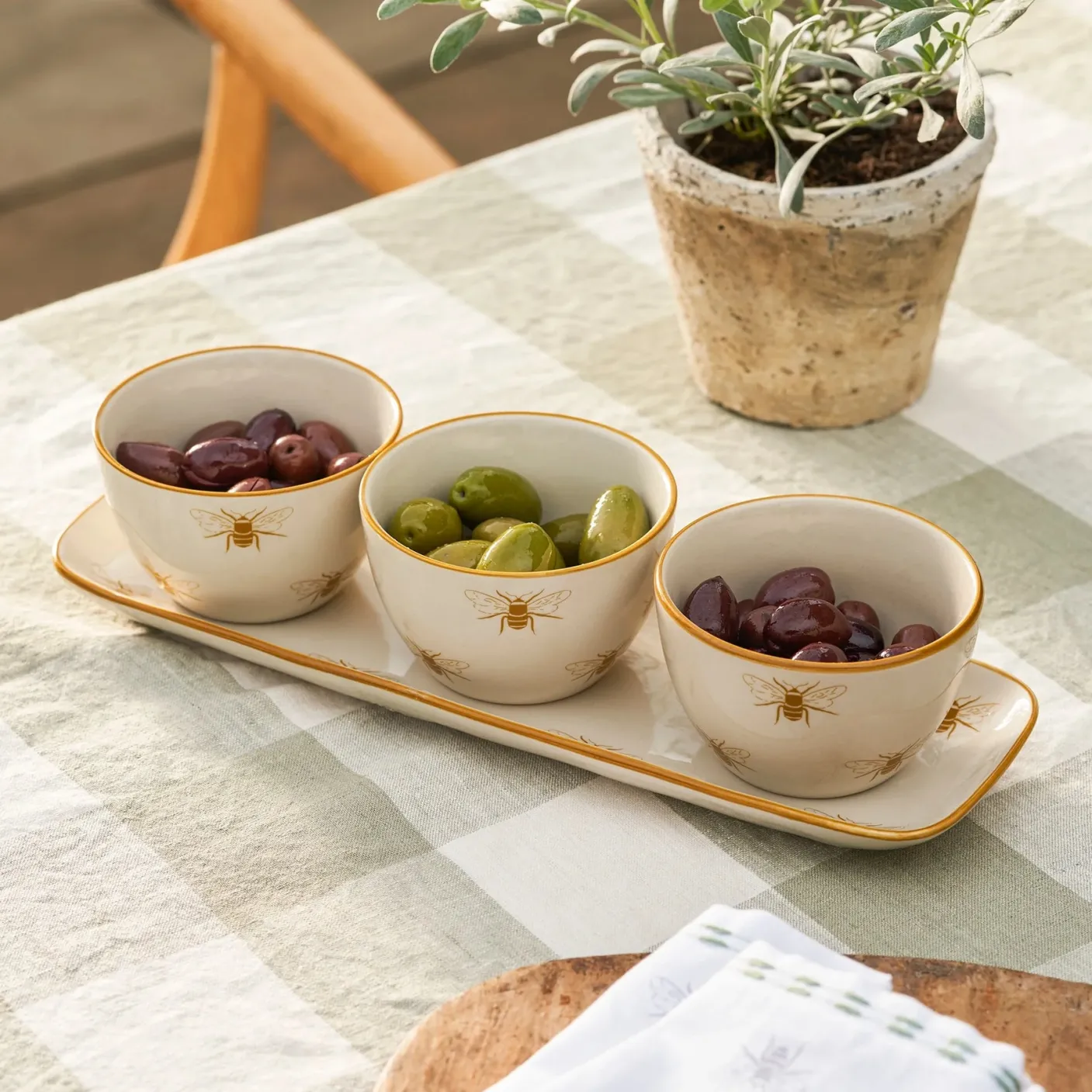 Bees Stoneware set of 3 Nibbles Bowls