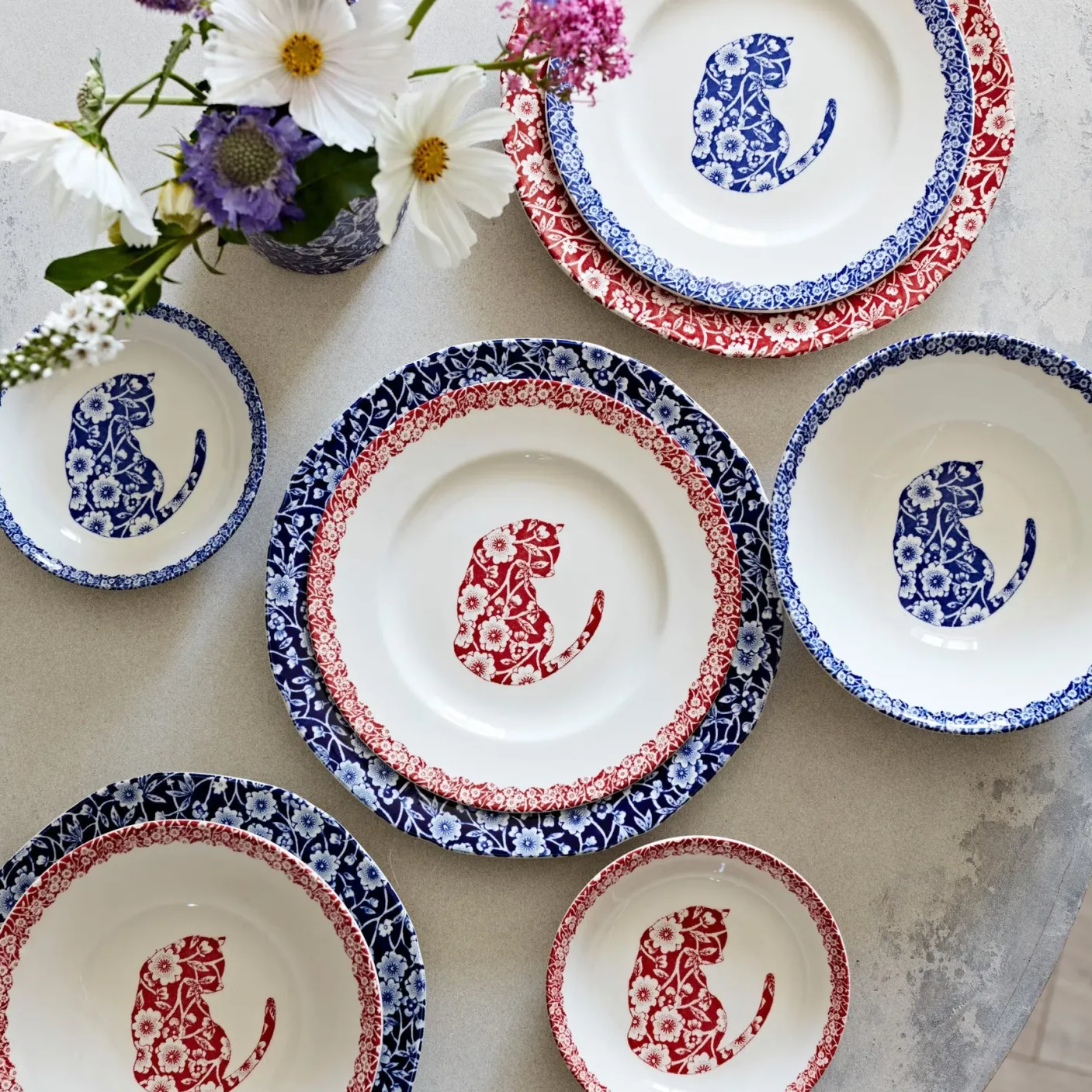 Blue Calico Cat 7in Small Plate